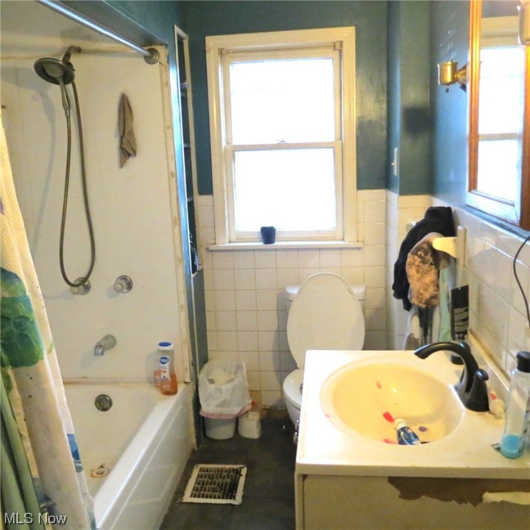 Golf Gardens - Residential