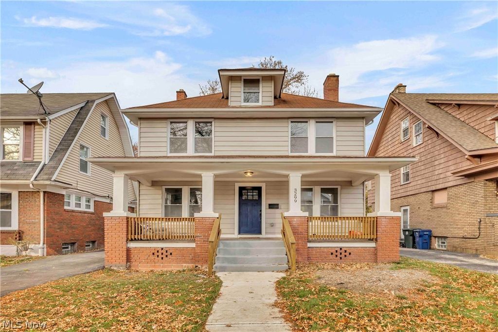 Photo of 3299 Yorkshire Road, Cleveland Heights, OH 44118 (MLS # 5192264)