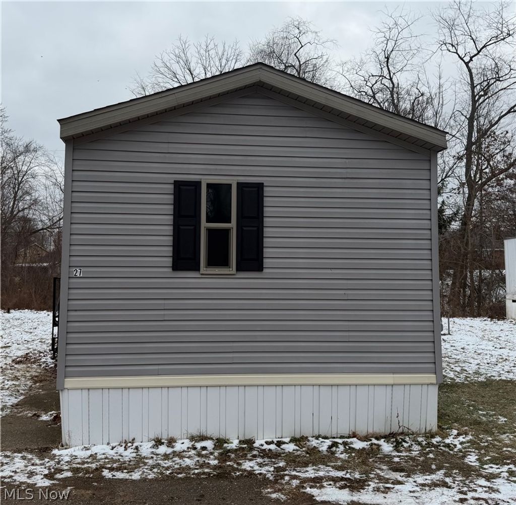 Photo of 2606 Lincoln Way NW #27, Massillon, OH 44647 (MLS # 5193276)