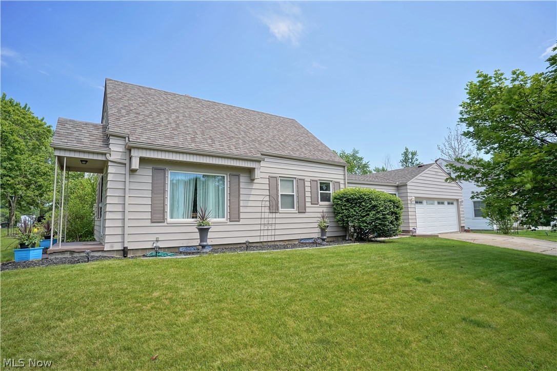 Unique, Charming, Super cute and Clean! This home is different from the other capes in the Falls. This home features a huge family room addition with sliders to the 26 x 10 screened in porch and private, backyard. Nice hardwood floors in the living room and bedrooms. Plenty of storage with built-ins and 2 walk in closets in the master bedroom including a cedar closet. There’s also a partially finished basement with a bar and glass block windows. The two car attached garage is an added bonus!
Updates include: full bath & fenced in yard – 2017; Electric panel – 2015; Furnace, AC & Windows – 2011; Hot water tank – 2012, Roof – 2008
Home warranty provided for peace of mind.