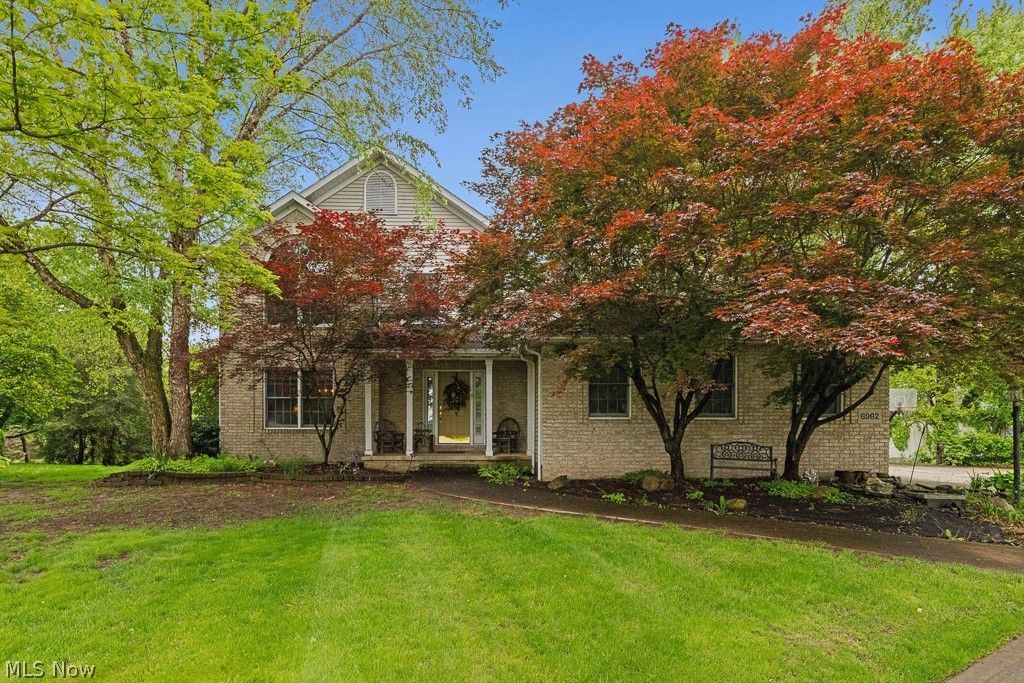 Photo of 6962 Mapleridge Circle NW, Canton, OH 44718 (MLS # 5208009)