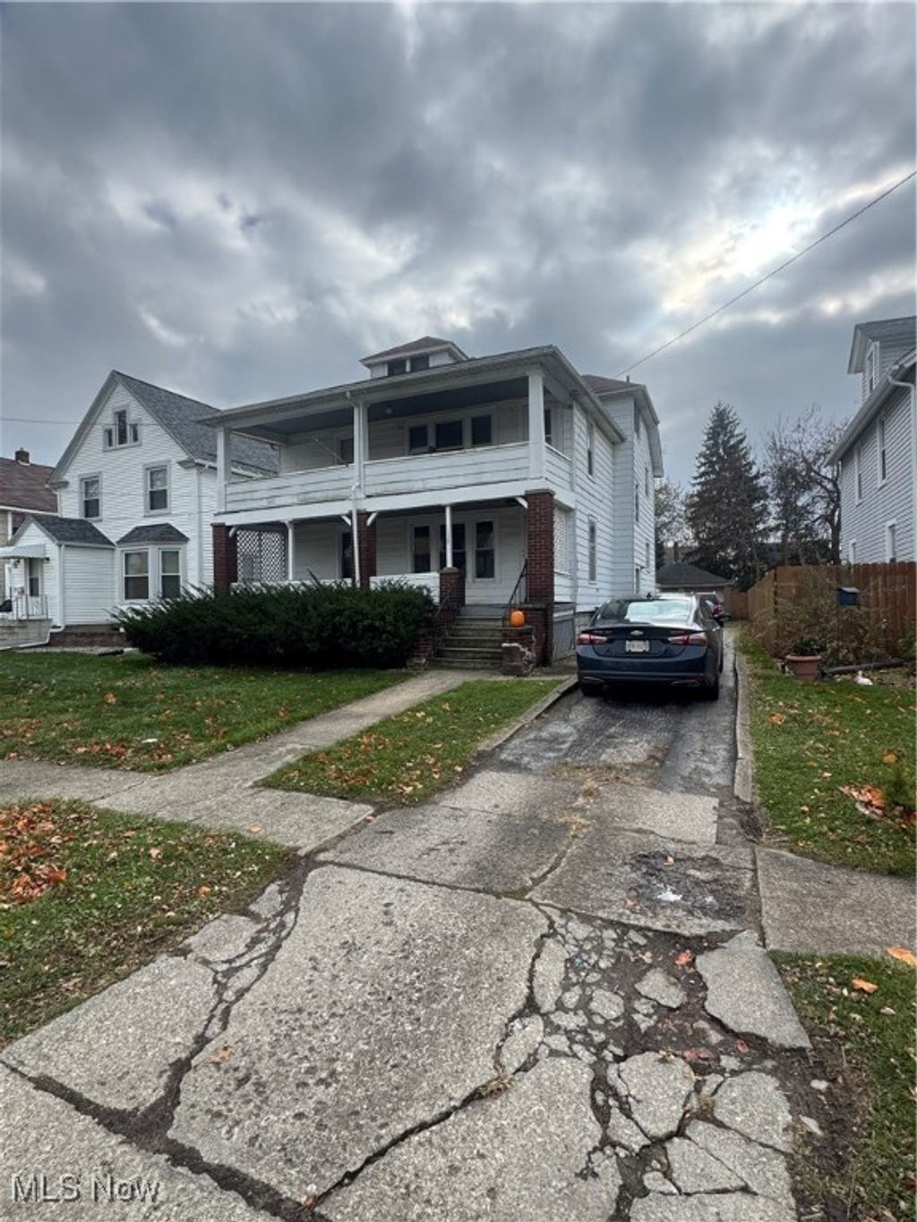 Photo of 1029 W 10th Street, Lorain, OH 44052 (MLS # 5174554)
