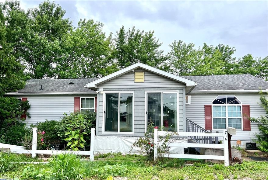 *Must be moved*

Do you have land ready and waiting for a home? Well, I have just the one for you. This beautiful modular home built in 2001 is ready for you to move to your little piece of heaven. Offering 3 bedrooms and 2 full baths, large laundry room with utility sink, eat in kitchen area and gorgeous dining area with hard wood flooring. Call for your showing today!