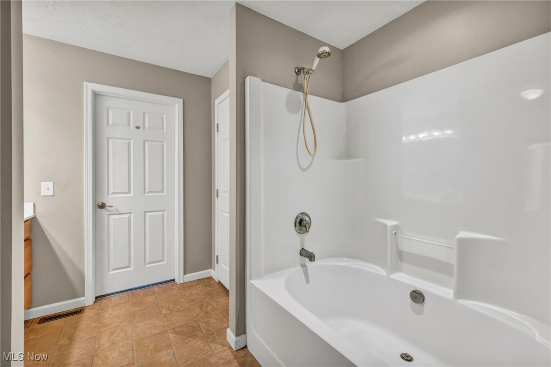 7894 English Oak Trail, Macedonia, Ohio image 35