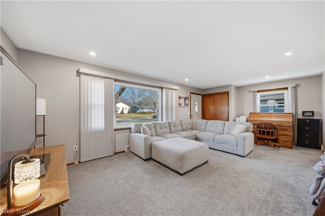 1118 Valley Drive NW