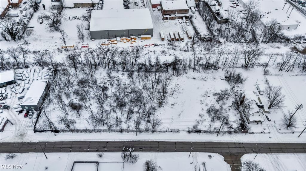 Photo of 17001 S Miles Avenue, Cleveland, OH 44128 (MLS # 5184380)