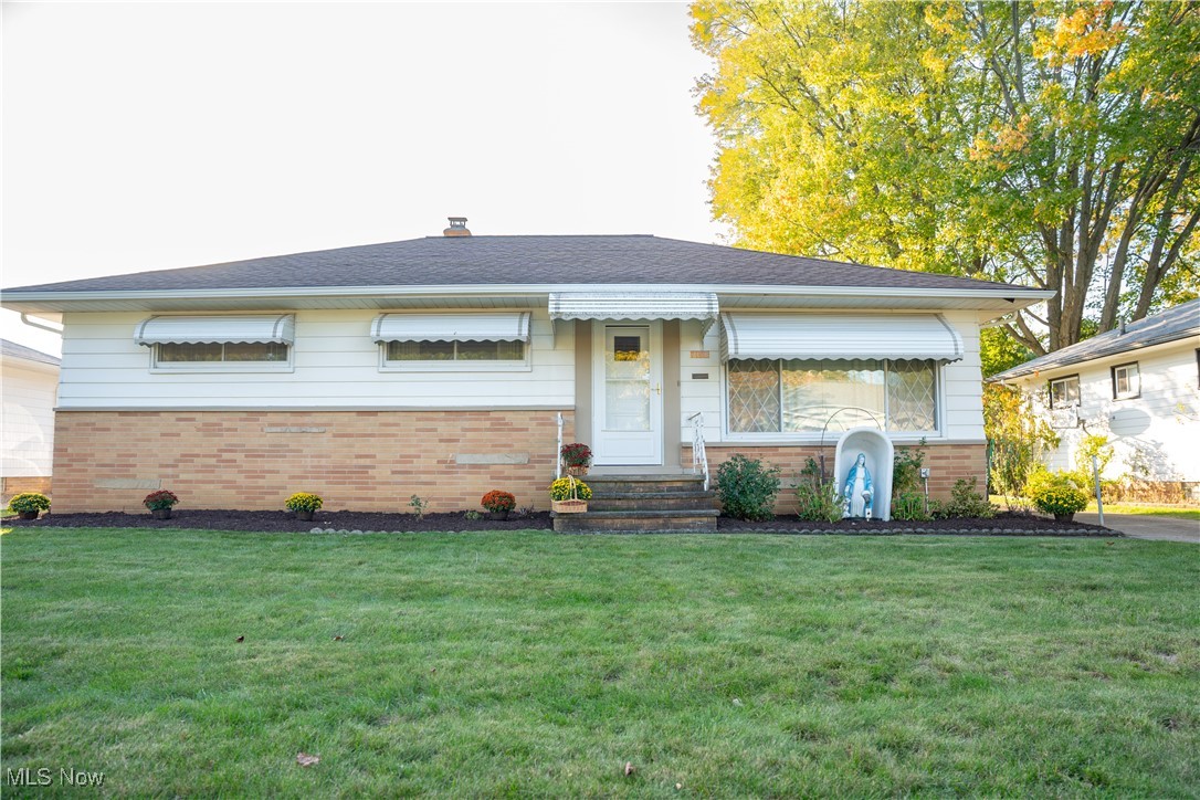 7198 Oakwood Road, Parma, Ohio image 1