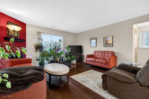 Tiny photo for 10373 Glenway Drive #202, Twinsburg, OH 44087 (MLS # 5178485)