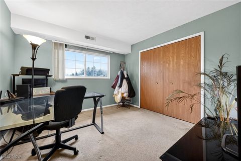 Tiny photo for 10373 Glenway Drive #202, Twinsburg, OH 44087 (MLS # 5178485)