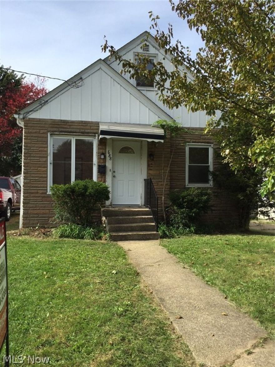 Welcome to this lovely 3 bedroom 1 bath home in Barberton. Easy access to surrounding shopping, restaurants and major highways, but still located within the serenity of a local neighborhood and a park near by. A deck off of the first floor bedroom is the perfect place to unwind after a long busy day. Inside the home you will find 2 first floor bedrooms with brand new carpet and fresh paint throughout. Hard wood flooring in the living room, updated tile flooring in the kitchen, hallway, bathroom and a new high efficiency furnace. The second floor offers a great open space third bedroom with additional storage. 
What's left to do but move in?
ABSOLUTELY NO PETS PERMITTED

OPEN HOUSE 11/27/16 SUNDAY FROM 2-4 PM