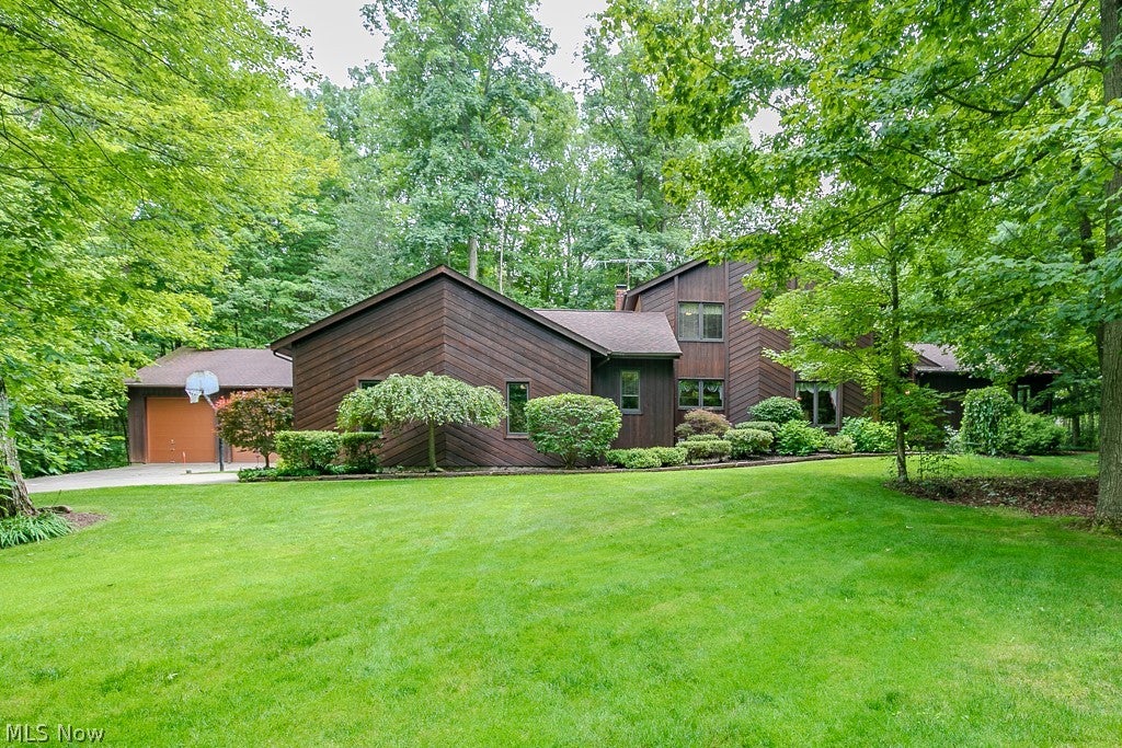 9731 Riverwood Lane