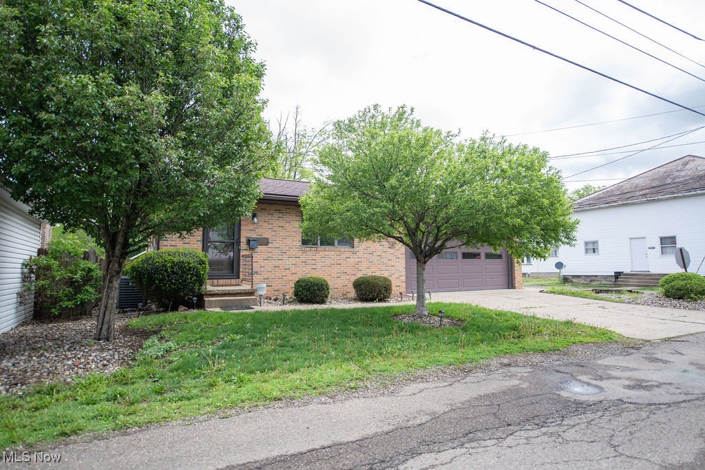 331 Allen Lane, New Philadelphia, Ohio image 3