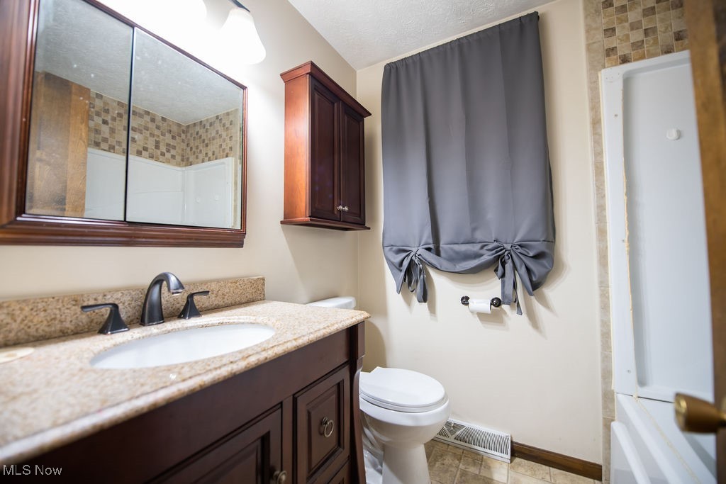 331 Allen Lane, New Philadelphia, Ohio image 12