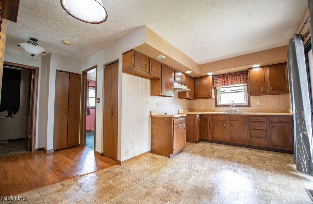 331 Allen Lane, New Philadelphia, Ohio image 9