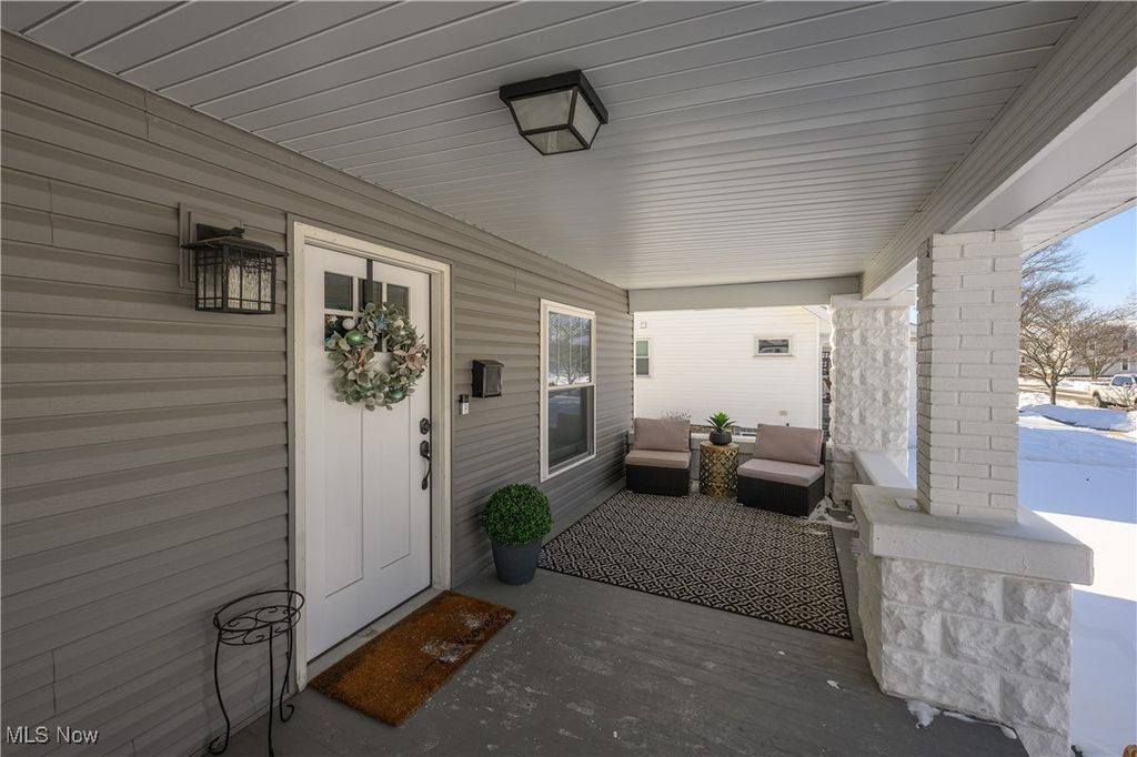 Photo of 212 E 11th Street, Dover, OH 44622 (MLS # 5184503)