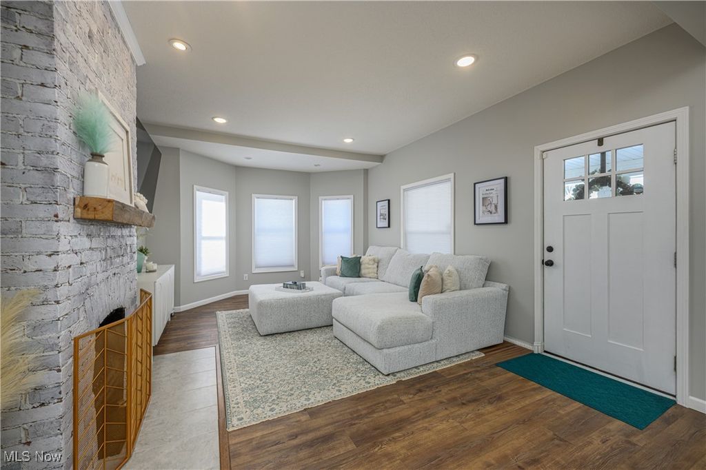 Photo of 212 E 11th Street, Dover, OH 44622 (MLS # 5184503)