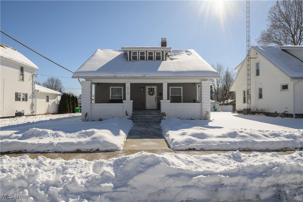 Photo of 212 E 11th Street, Dover, OH 44622 (MLS # 5184503)