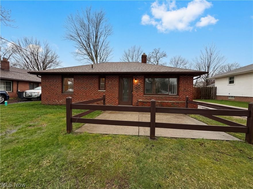 Explore 4506 Silverdale Rd, featuring a recently updated patio space complemented by a newly enclosed fenced in backyard. The interior benefits from fresh interior paint throughout, providing a thoroughly refreshed living environment. This residence includes functional outdoor areas and updated interior finishes.. Included 100-Day Home Warranty with buyer activation