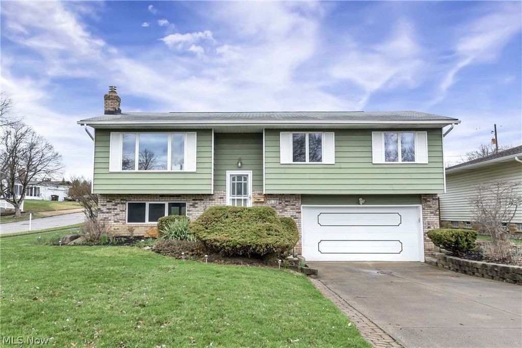 Photo of 8712 Fenway Drive, Parma, OH 44129 (MLS # 5192787)