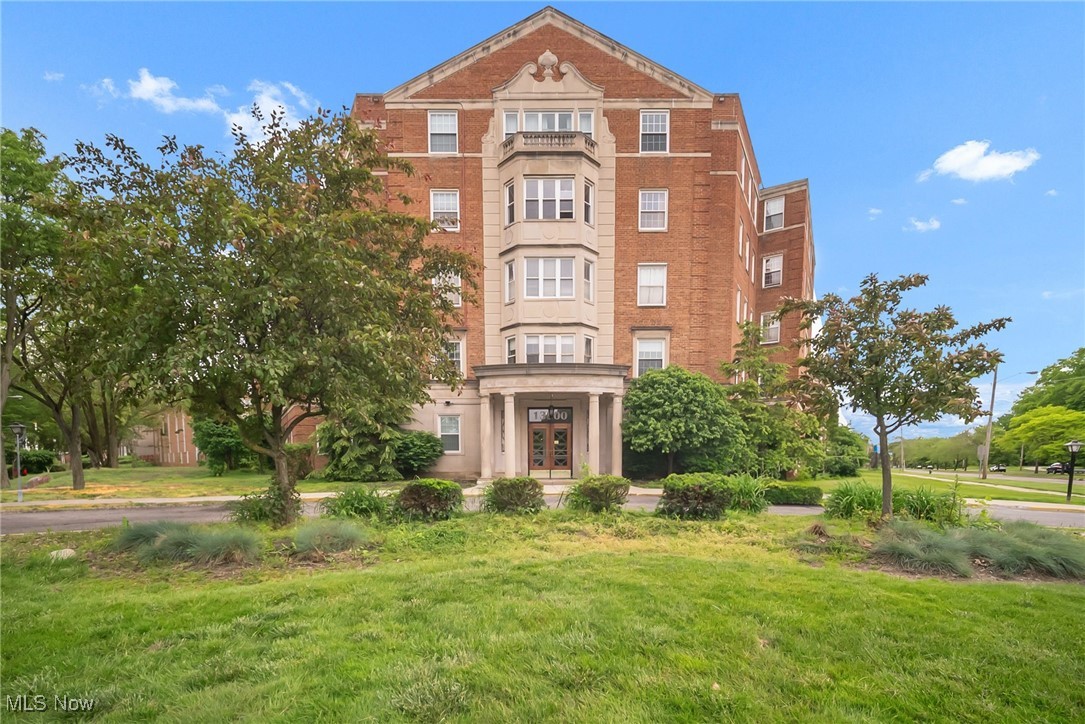 Welcome to this 3-bedroom, 2-bathroom condo in the heart of Shaker Heights. Ideally situated for convenience, this spacious unit offers comfortable living with easy access to shopping, dining, and much more! Enjoy the ease of single-level living with a thoughtfully designed floor plan that includes a bright and airy living area, generous bedrooms, and ample closet space. Residents enjoy the peace of mind provided in this well-maintained building with onsite security and the added convenience of a parking garage. The monthly HOA fee includes water, gas, electric, cable and Wifi. Whether you're looking for a quiet retreat or a low-maintenance lifestyle close to the city, this condo has it all.