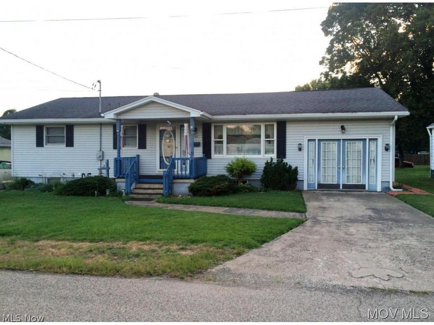 Well maintained 1 level house on a dead end road conveniently located in Belpre.  Upgraded electric, brand new AC 2015, screened in back porch, finished basement, 36x27 3 car garage out back! #5272  Elem: Belpre Elementary School  Elem/Bus: Y  JrHigh: Belpre Middle School  JrHigh/Bus: Y  High: Belpre High School  High/Bus: Y  Fire: VOL  Police: CTY  PossFreeGas: N  ;SQFT=Fin L1:1544, Fin Bsmt:400, Fin Above:1544, Fin Total:1944, Unfin Bsmt:1144, Unfin Above:1144;GAR= 3 Car Det, Heated;PRKG= Off Street, Parking Pad, On Street