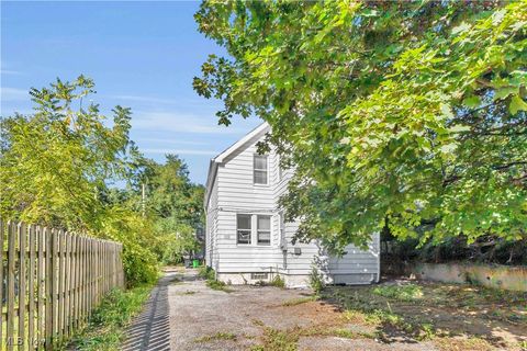Tiny photo for 7606 Vineyard Avenue, Garfield Heights, OH 44105 (MLS # 5179676)