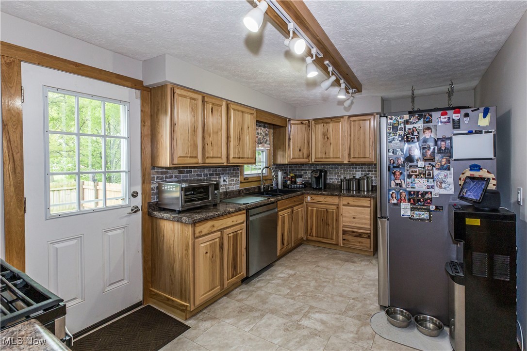 13658 Market Avenue, Hartville, Ohio image 7