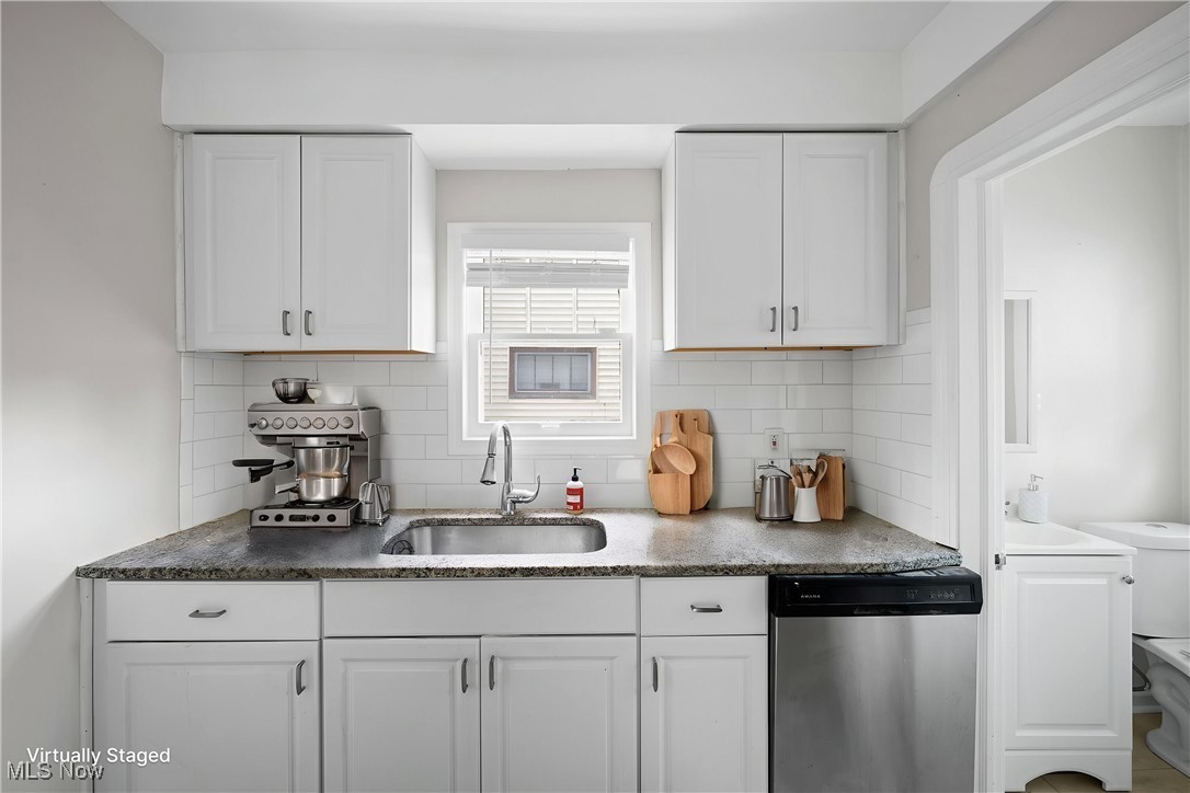 1047 Hillstone Road, Cleveland Heights, Ohio image 7