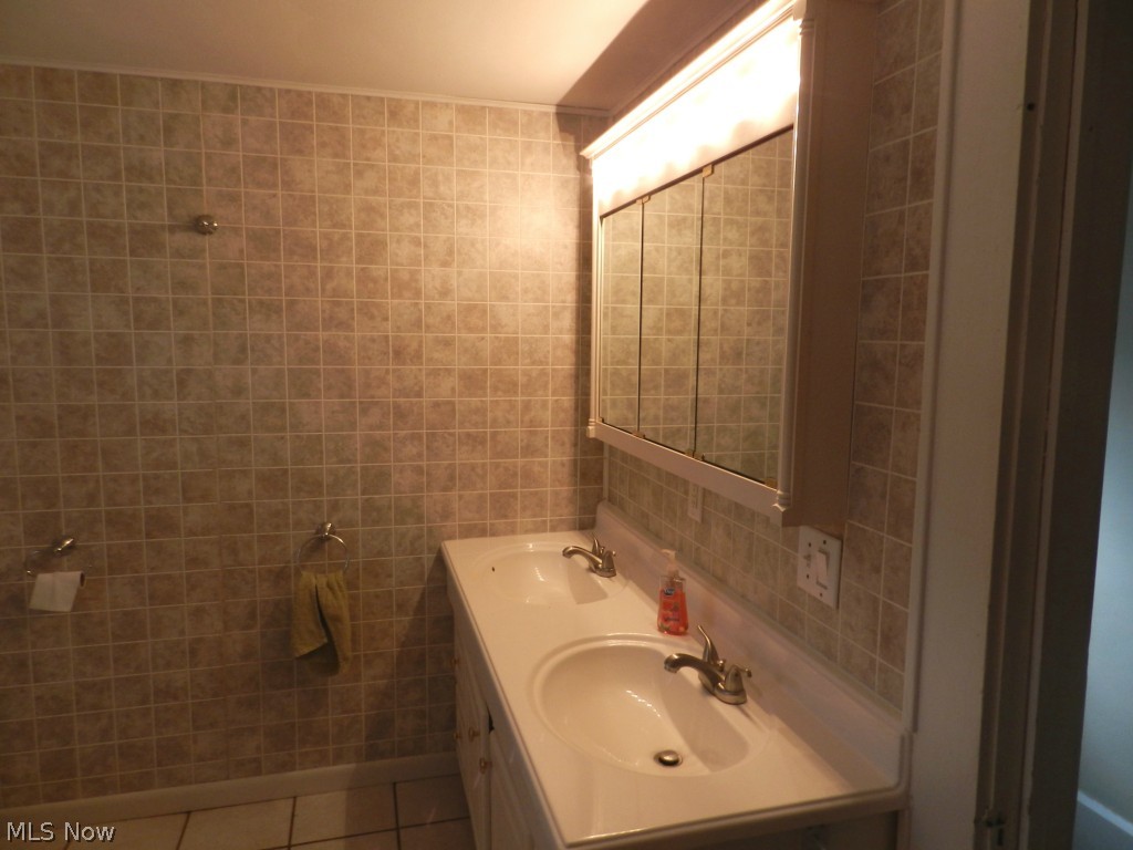 Village/Navarre - Residential