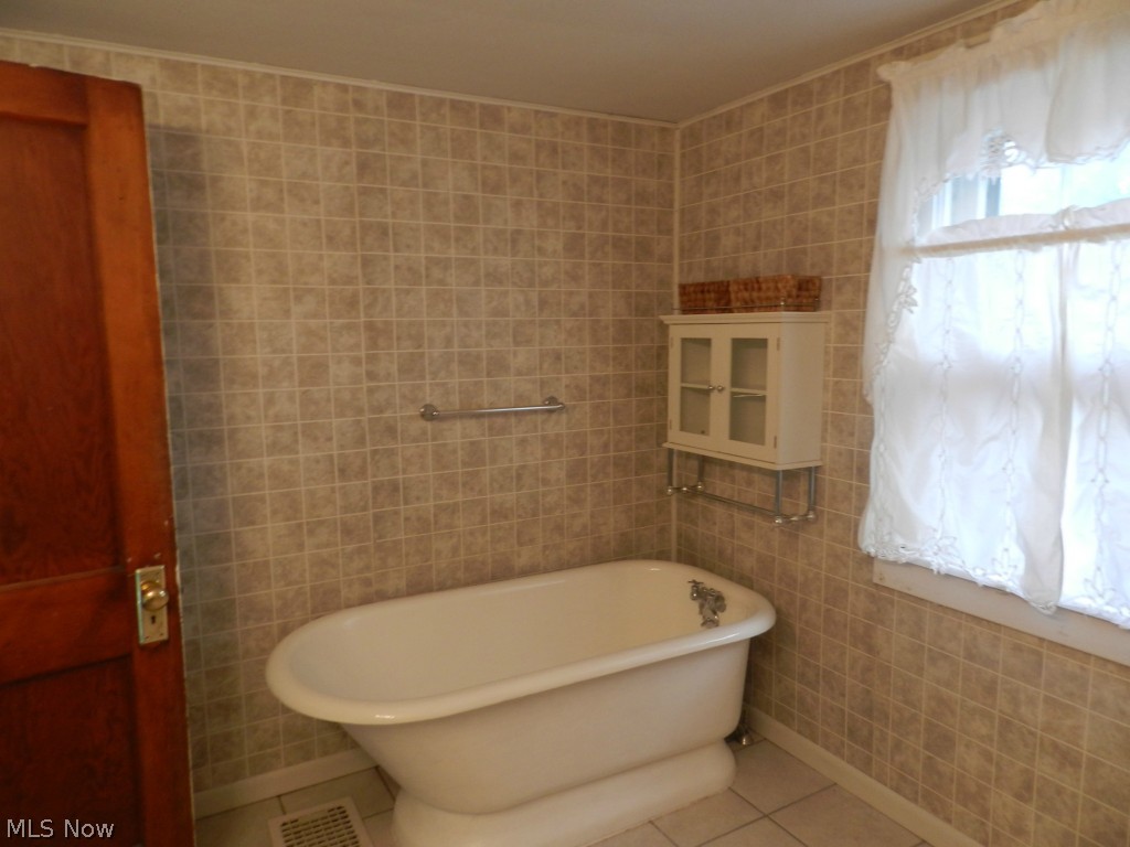 Village/Navarre - Residential