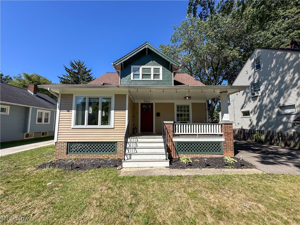 Welcome to this spacious, beautifully updated home in one of Cleveland's most desirable neighborhoods. Located in the heart of Kamms Corners, this property has been fully renovated from top to bottom, including brand-new HVAC, plumbing, electrical, roof, windows, and driveway - offering modern comfort and long-term peace of mind.
Inside, you'll find a bright, open layout with ample natural light throughout. The large master suite features a stunning en-suite bathroom with a stand-up shower and a standalone soaking tub. The kitchen comes equipped with all-new appliances, and every detail has been thoughtfully updated for both style and functionality.
The garage is pre-wired for electric vehicle charging, and the spacious, fully fenced-in yard offers plenty of outdoor space for relaxing or entertaining. You'll also enjoy the convenience of being just steps from Kamms Corners nightlife, dining, shopping, and public transportation.
With a prime location and move-in ready condition, this home has everything you're looking for - schedule your tour today!