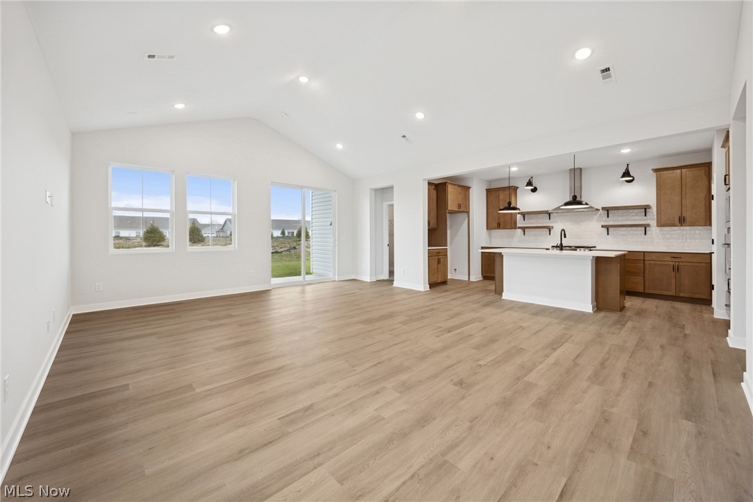 Four Seasons at Sandstone - Residential