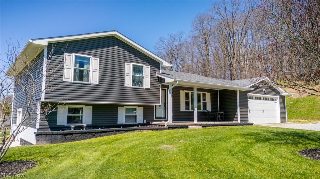 Photo of 44701 Springbrook Drive, St Clairsville, OH 43950 (MLS # 5201183)