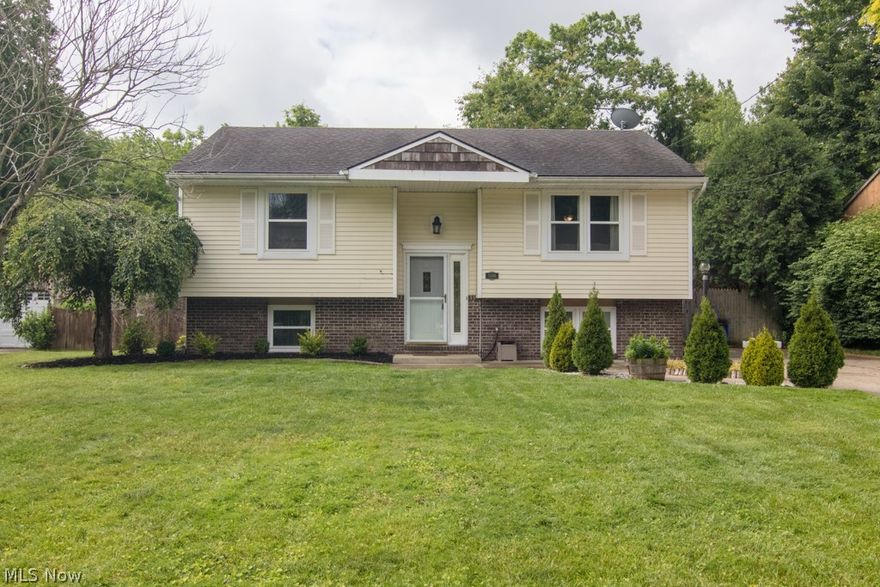 Charming remodeled home in Kent! New wood floor upstairs, new vinyl floor downstairs, new windows for whole house, new shed, water softener and well pump replaced. Back yard is a beautiful wooded lined view. Conveniently close to shopping and highway. This home is ready to move right​​‌​​​​‌​‌​​​‌‌​​​‌‌‌​​‌​​‌‌​​​​ in!