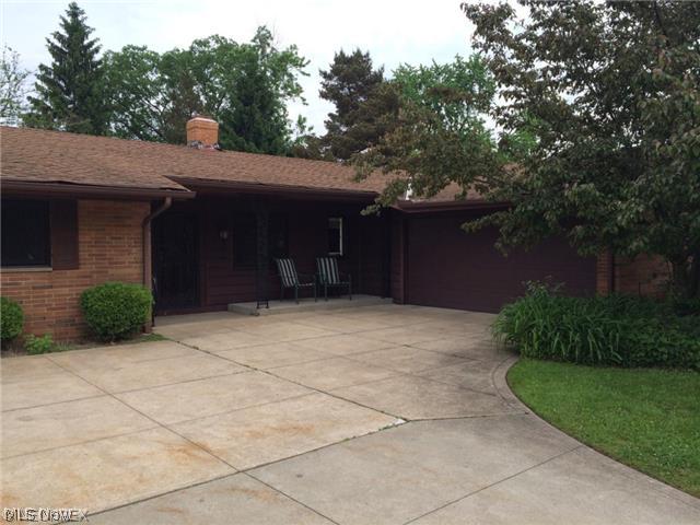 Beachwood! Need we say more? Well situated ranch with three bedrooms and 2.5 bathrooms. Single floor living at it's best--laundry room off the eat-in kitchen. Separate dining room with built-ins and fabulous extra family room as well! Park-like setting with patio for entertaining. All tenants will be asked to apply through tenantmagic at http://goo.gl/6kjux1. Please see attachments.