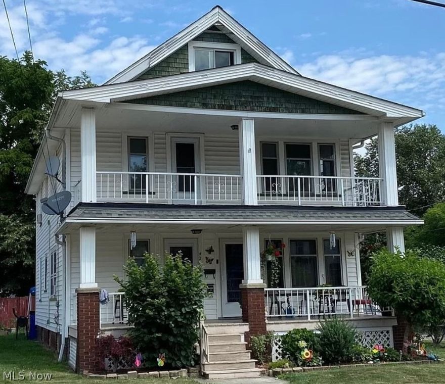 Nicely renovated 3 bedroom 1 bath 2nd and 3rd floor apartment. Nice front porch. Off street parking. Owner pays water sewer but $50 water charge to tenant each month.