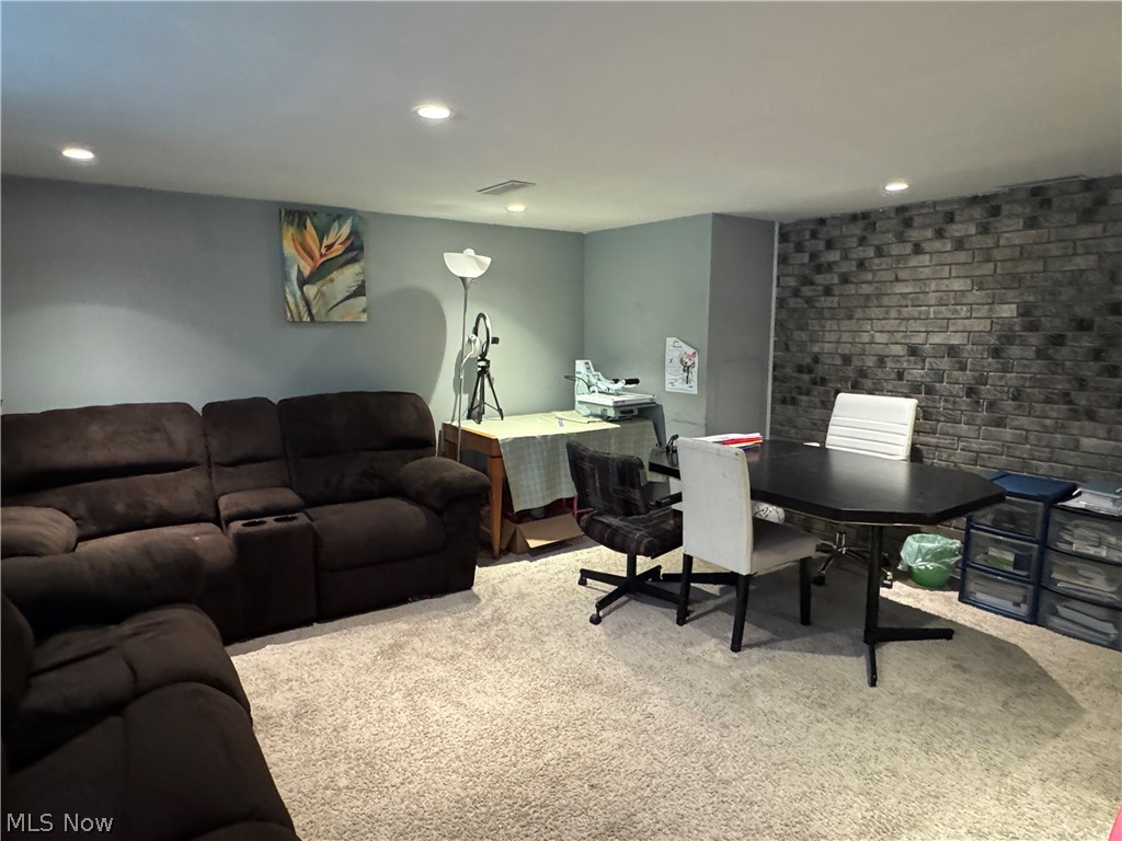 Broadfields Sub/W H Telling - Residential