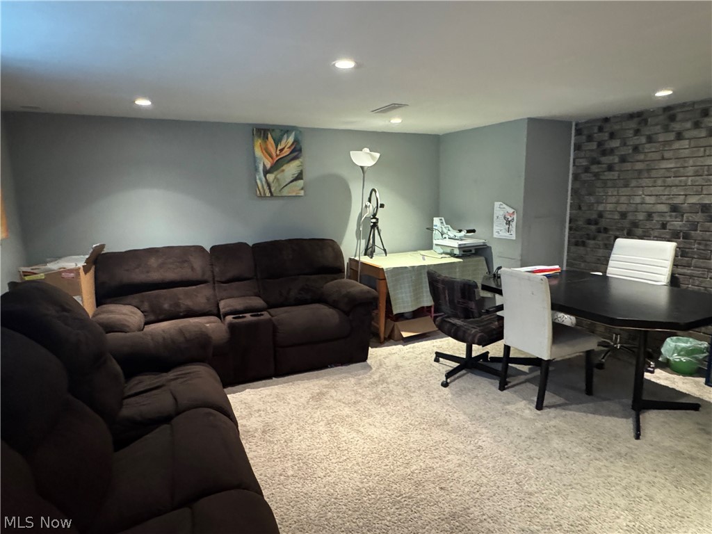 Broadfields Sub/W H Telling - Residential