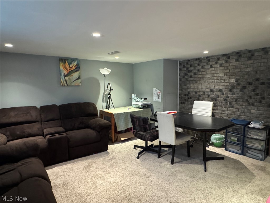 Broadfields Sub/W H Telling - Residential