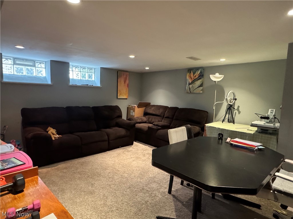 Broadfields Sub/W H Telling - Residential