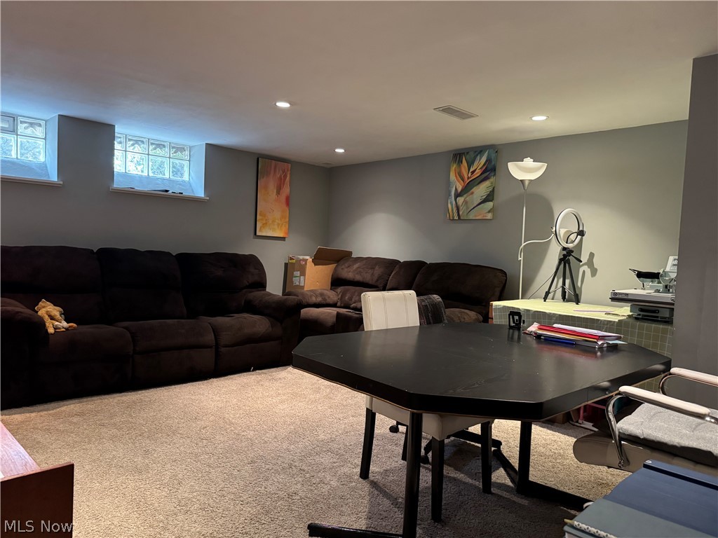 Broadfields Sub/W H Telling - Residential