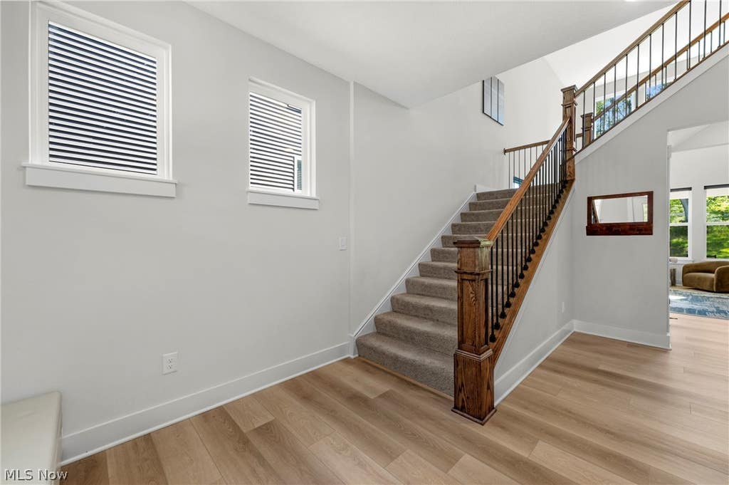 Photo of 9235 Ledge View Terrace, Broadview Heights, OH 44147 (MLS # 5215716)