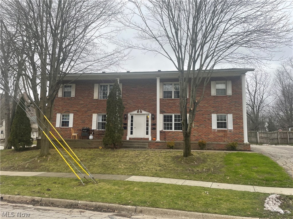 Cuyahoga Falls 4 unit on the corner of Falls Ave. and 4th... across from Dewitt