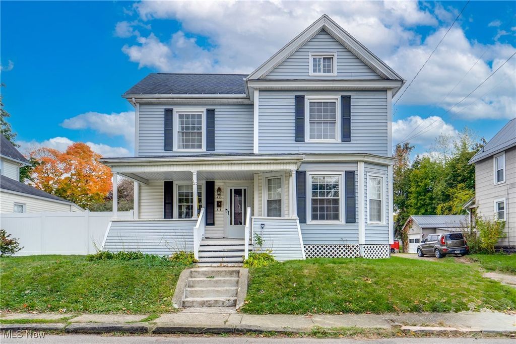 Photo of 433 7th Street NE, Massillon, OH 44646 (MLS # 5175362)