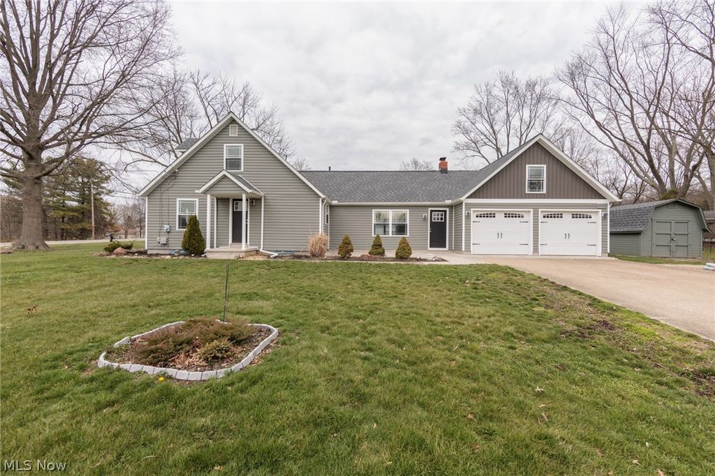 Photo of 9985 Mount Eaton Road, Wadsworth, OH 44281 (MLS # 5198091)