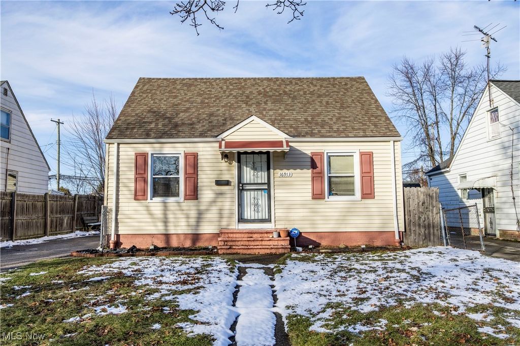 Photo of 16913 Lotus Drive, Cleveland, OH 44128 (MLS # 5181425)