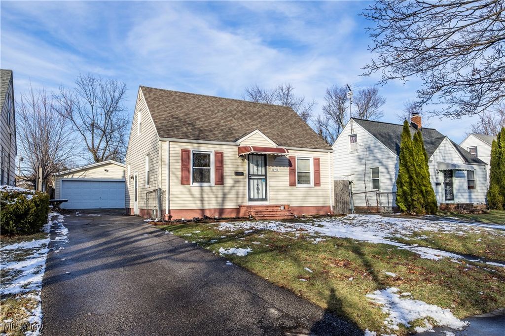 Photo of 16913 Lotus Drive, Cleveland, OH 44128 (MLS # 5181425)
