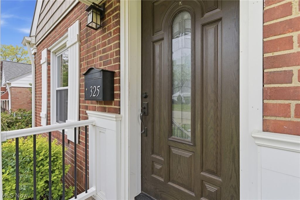 Photo of 325 E 326th Street, Willowick, OH 44095 (MLS # 5209581)