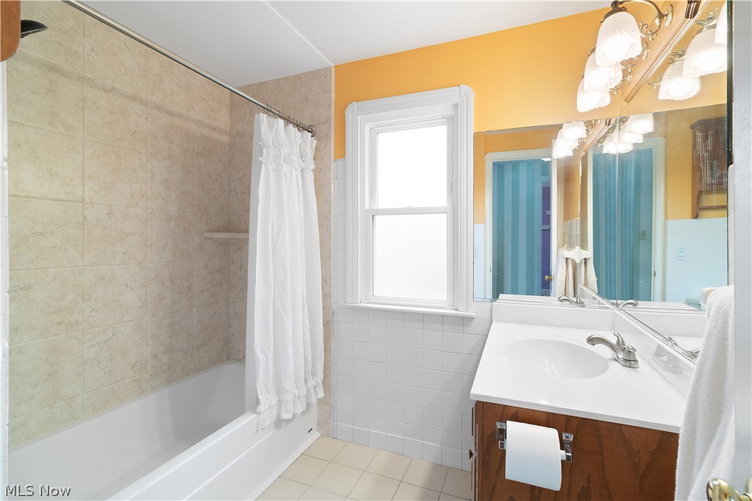 Lorain Woods - Residential