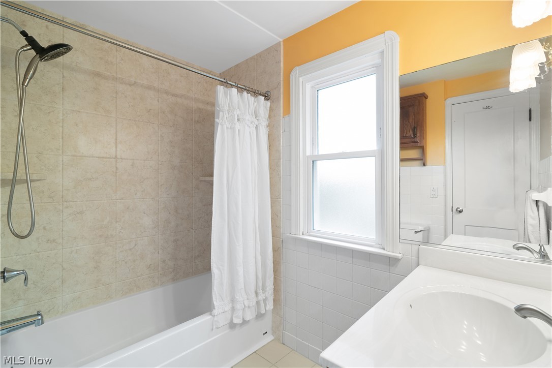 Lorain Woods - Residential